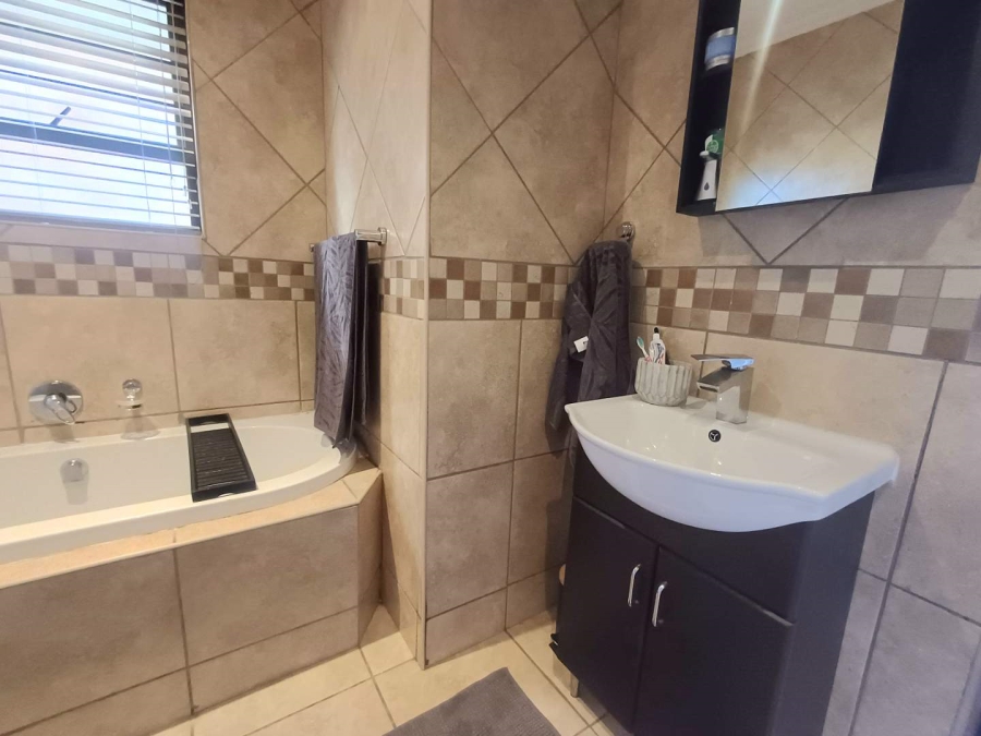 3 Bedroom Property for Sale in Shellyvale Free State